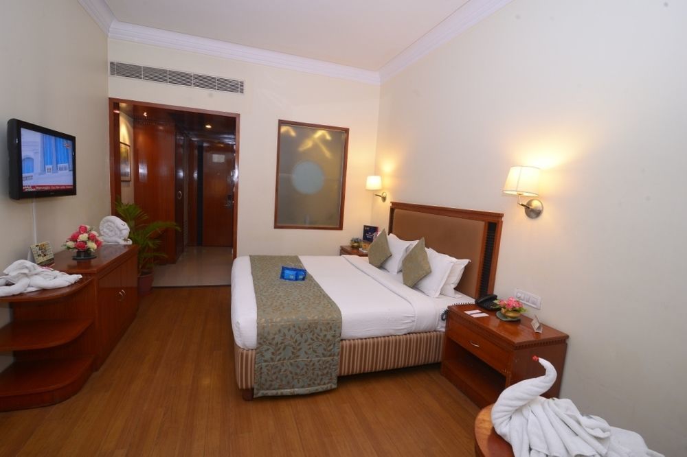 Royal Court Hotel Maduráj Kültér fotó