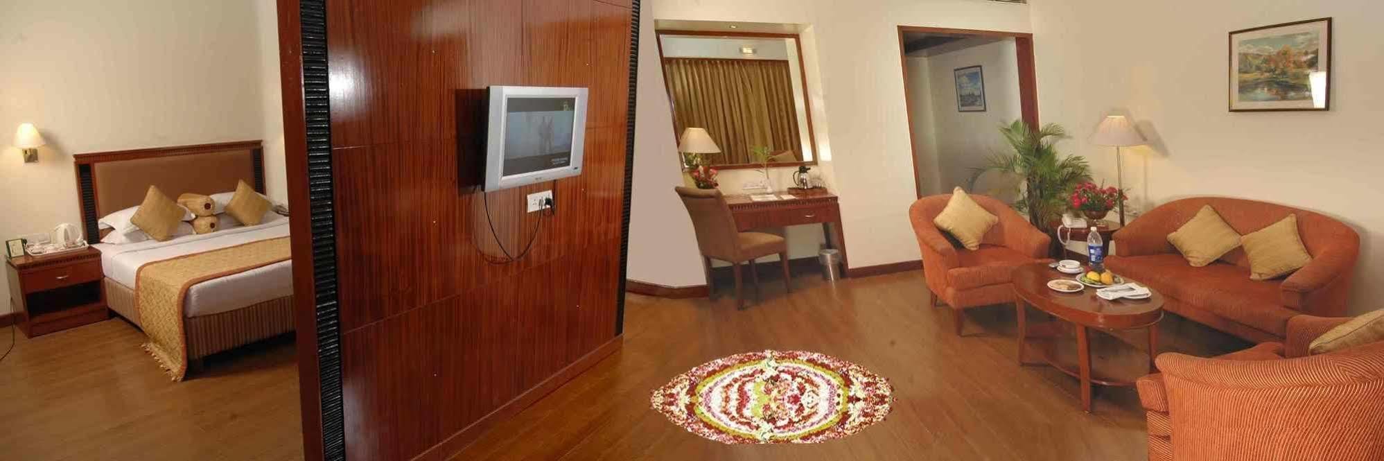Royal Court Hotel Maduráj Kültér fotó