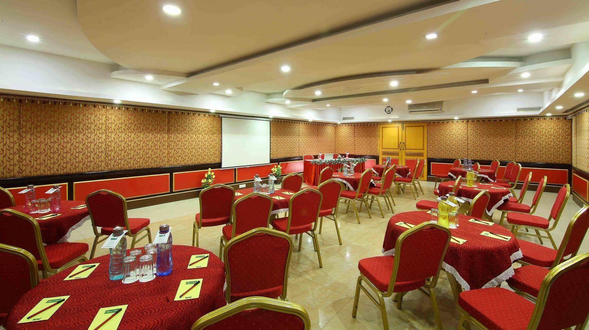 Royal Court Hotel Maduráj Kültér fotó