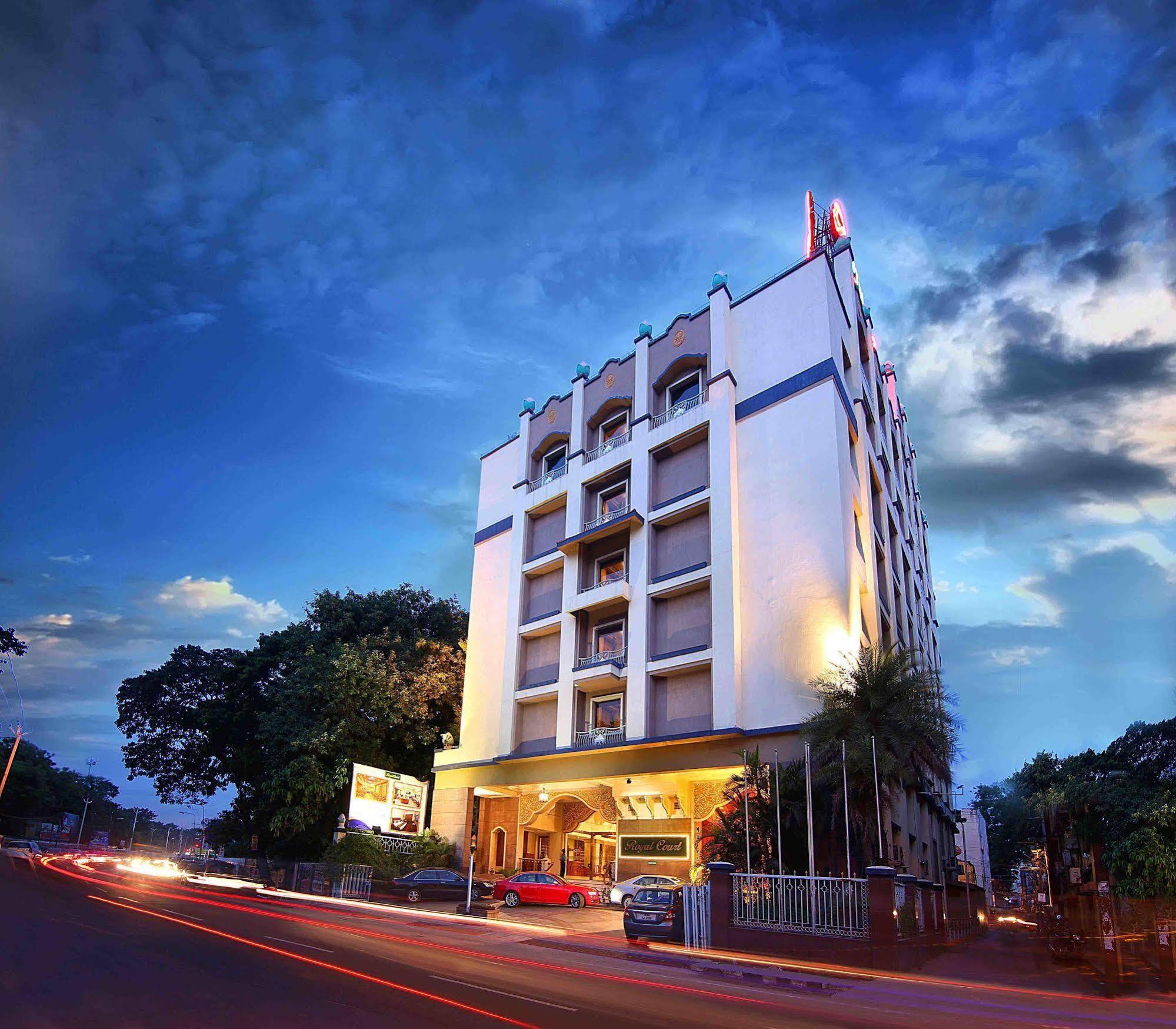 Royal Court Hotel Maduráj Kültér fotó
