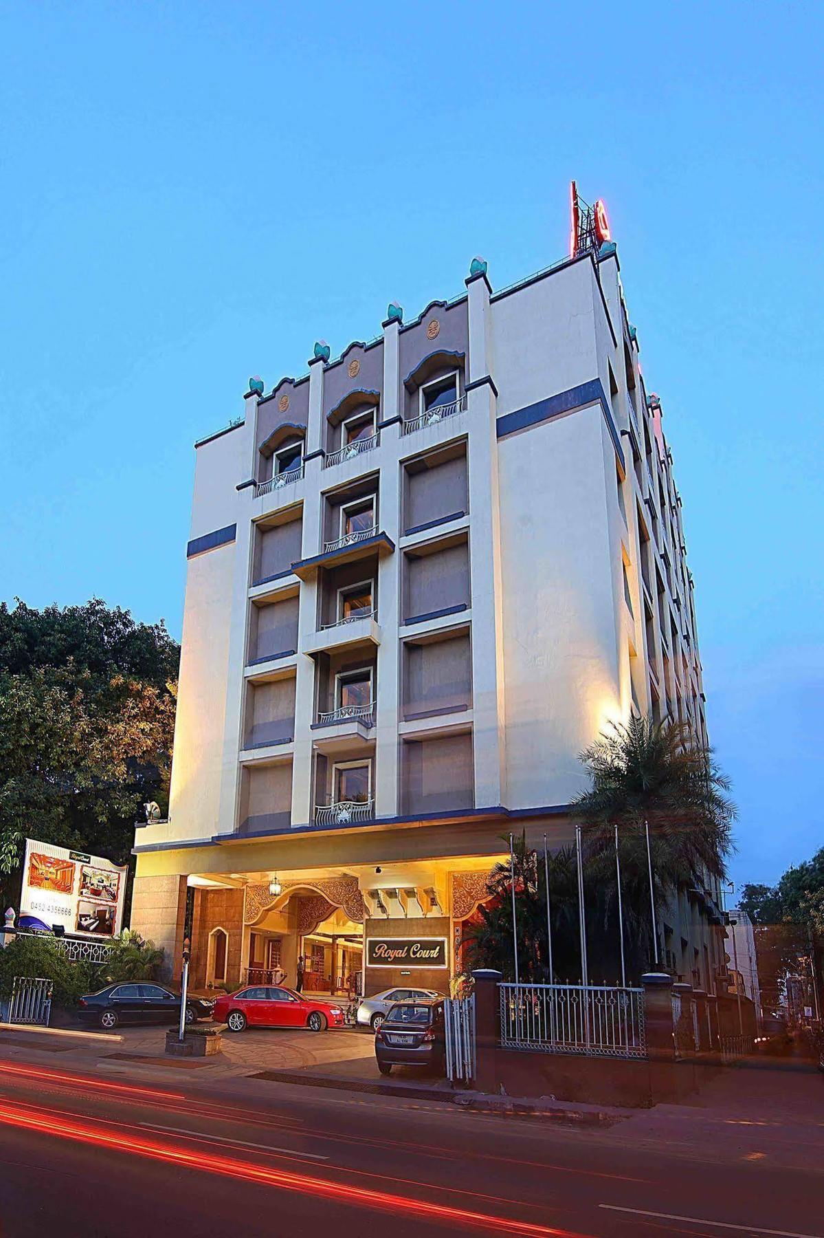 Royal Court Hotel Maduráj Kültér fotó
